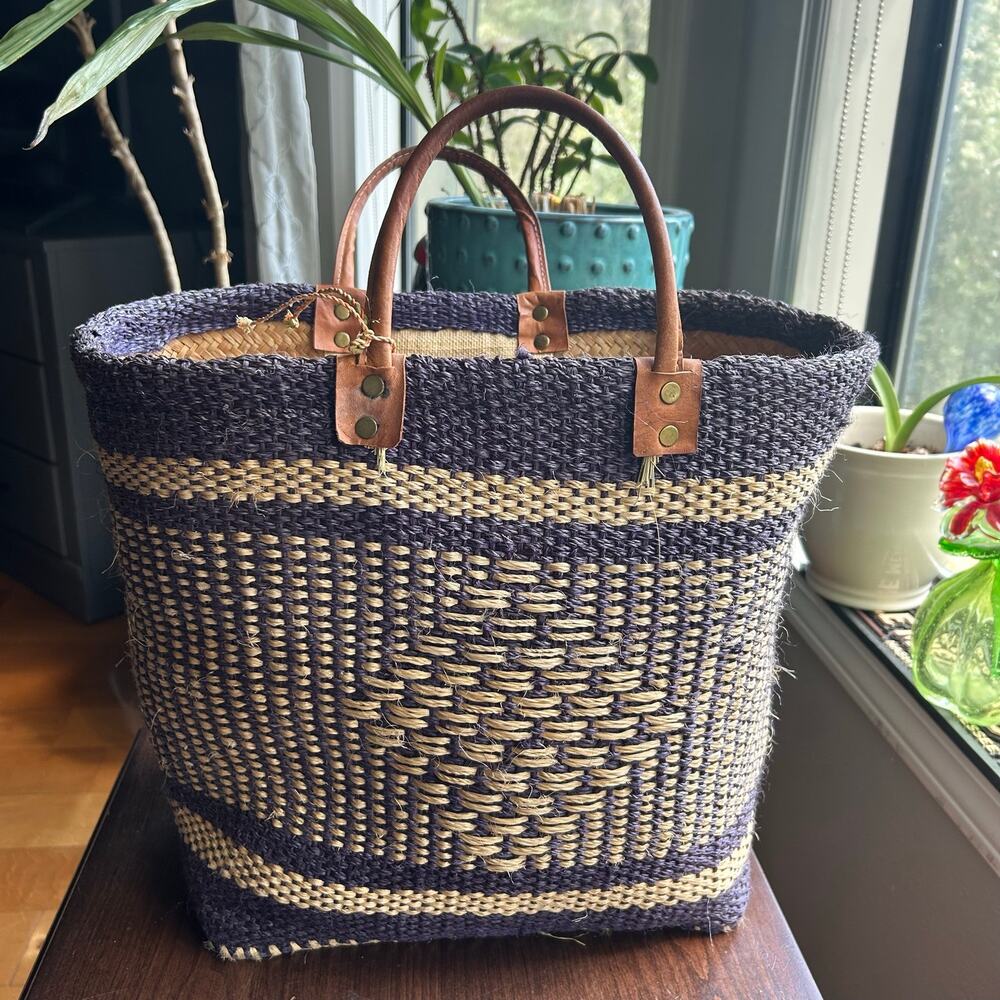 Mar Y Sol navy and cream jute Rafia straw bag leather handles pom-poms beach - Picture 2 of 13